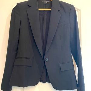 Size 6 - Black Theory suit jacket. Excellent condition!